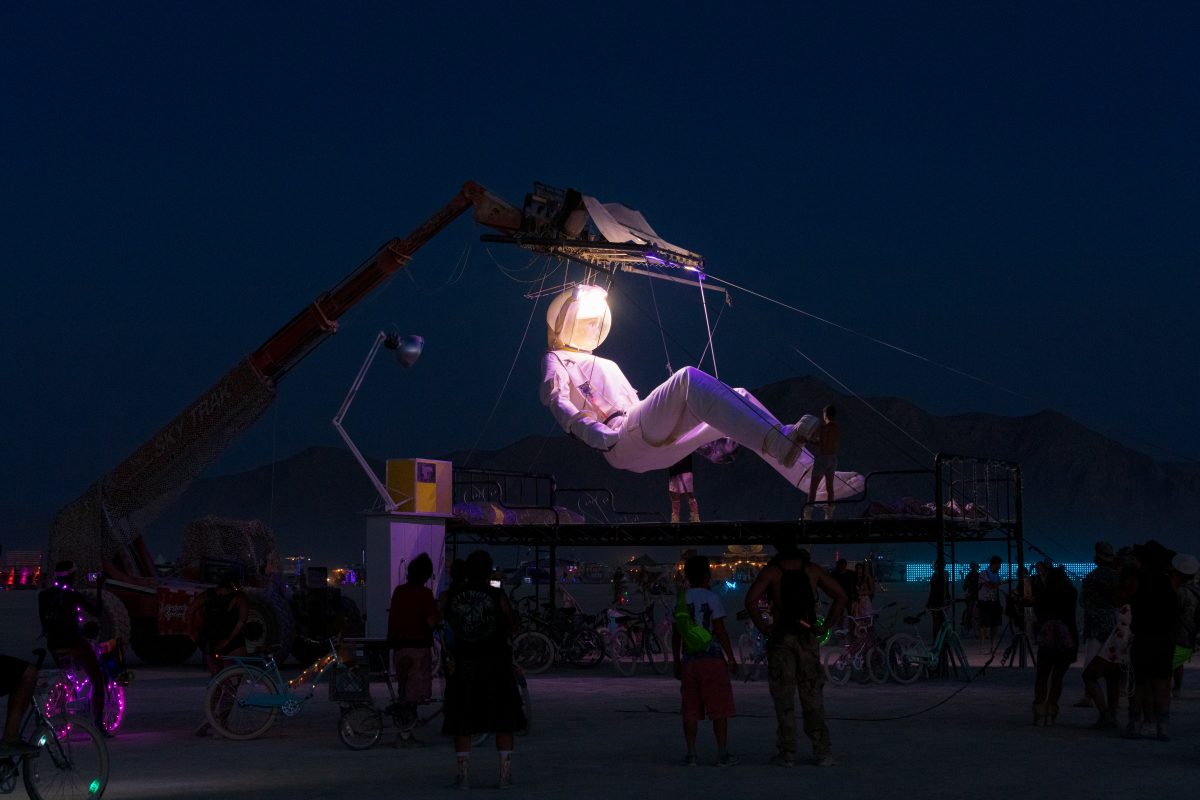 Step Forward by: Miguel Angel Martin Bordera from: Carros de Foc, San Vicente del Raspeig, Alicante, Spain year: 2017  Step Forward transmits the principles of consciousness and neighborly love, increased through Art. Euterpe is a giant teenage girl puppet who walks and talks, interacting with Bu...