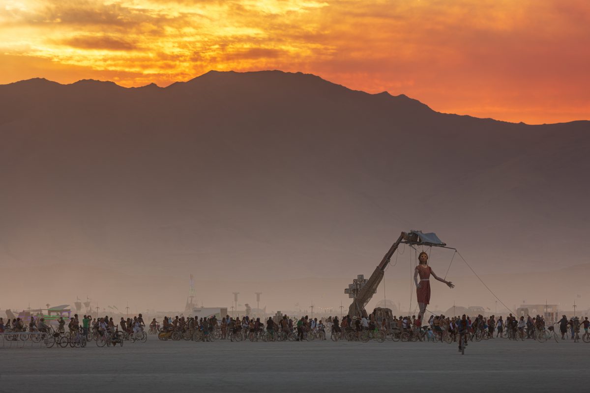 Step Forward by: Miguel Angel Martin Bordera from: Carros de Foc, San Vicente del Raspeig, Alicante, Spain year: 2017  Step Forward transmits the principles of consciousness and neighborly love, increased through Art. Euterpe is a giant teenage girl puppet who walks and talks, interacting with Bu...