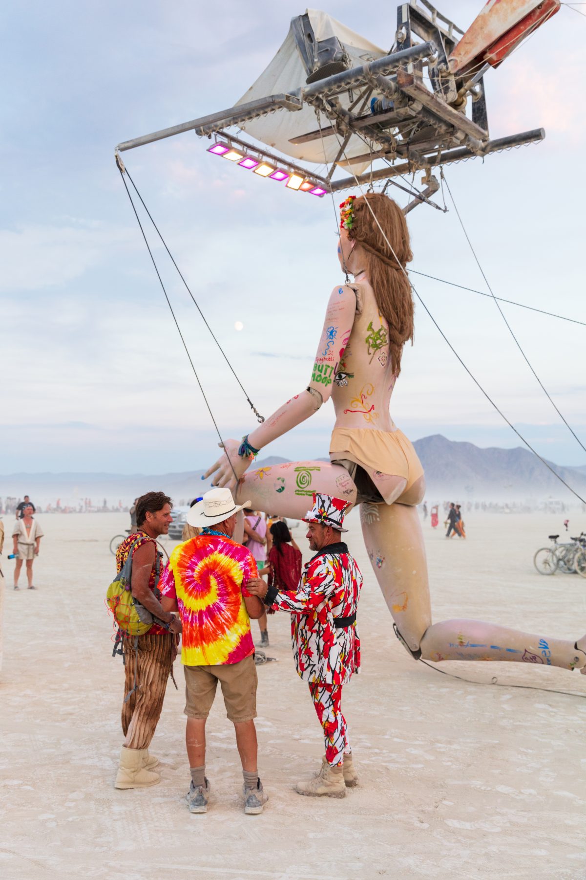 Step Forward by: Miguel Angel Martin Bordera from: Carros de Foc, San Vicente del Raspeig, Alicante, Spain year: 2017  Step Forward transmits the principles of consciousness and neighborly love, increased through Art. Euterpe is a giant teenage girl puppet who walks and talks, interacting with Bu...