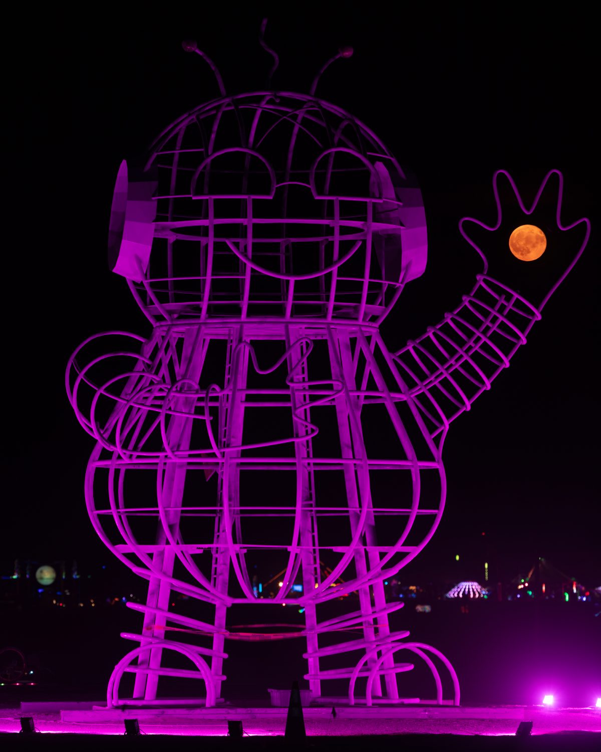 BEBOT by: Andrea Greenlees, Andy Tibbetts and Josh Haywood from: Surbiton, Surrey, England year: 2018  BEBOT is a cute, friendly, thirty-five foot tall steel robot that invites Burners to climb up into its interior and 'BE My Eyes', 'BE My Ears', 'BE My Voice', 'BE My Beating Heart'. An endearing...