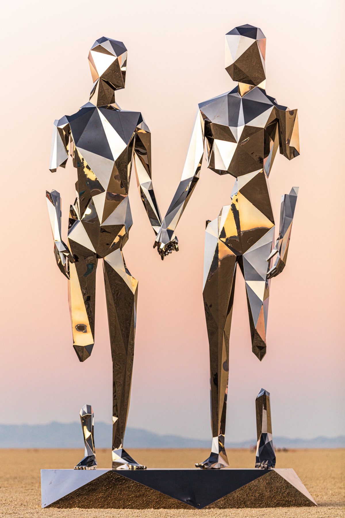 BROKEN BUT TOGETHER by Michael Benisty MIRROR POLISHED STAINLESS STEEL 21 X 12 X 10 FT 6.5 X 3.6 X 3 M 2019 https://www.michaelbenisty.com