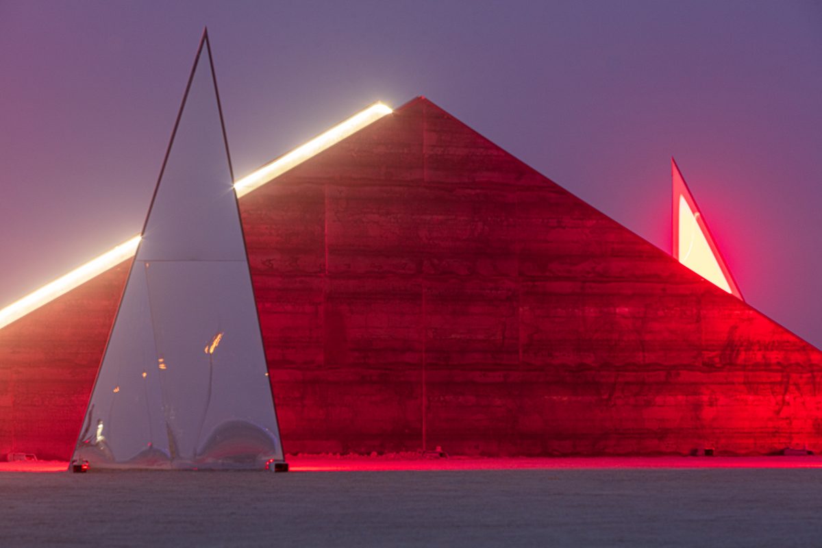 Fragments, 2019 by: Marc Ippon de Ronda from: Paris, France year: 2019  "Fragments" by French artist Marc Ippon de Ronda has been designed for Burning Man 2019. Where the artist turns an old Black Rock Desert legend into reality. The installation plays with the illusion of appearances a...