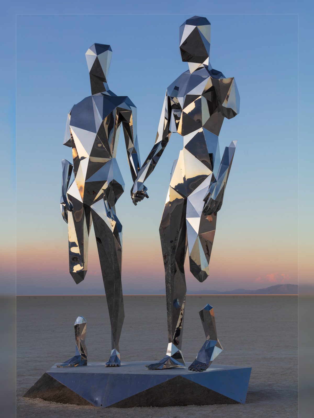 BROKEN BUT TOGETHER by Michael Benisty MIRROR POLISHED STAINLESS STEEL 21 X 12 X 10 FT 6.5 X 3.6 X 3 M 2019 https://www.michaelbenisty.com