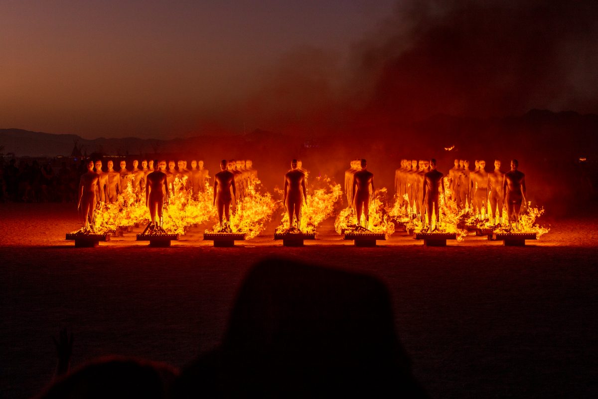 The Man's Army Burn by: Michael Ciulla & The Rave Knights (Alexandra Friedman, Nick Harris, John Jones) with support from Sin Cohen, Steven Platt, Lizzy Layne, Ryan Geist Bozajian & Ciulla Associates from: Los Angeles, CA year: 2019 The Man's Army is 100 androgynous life-sized human figur...