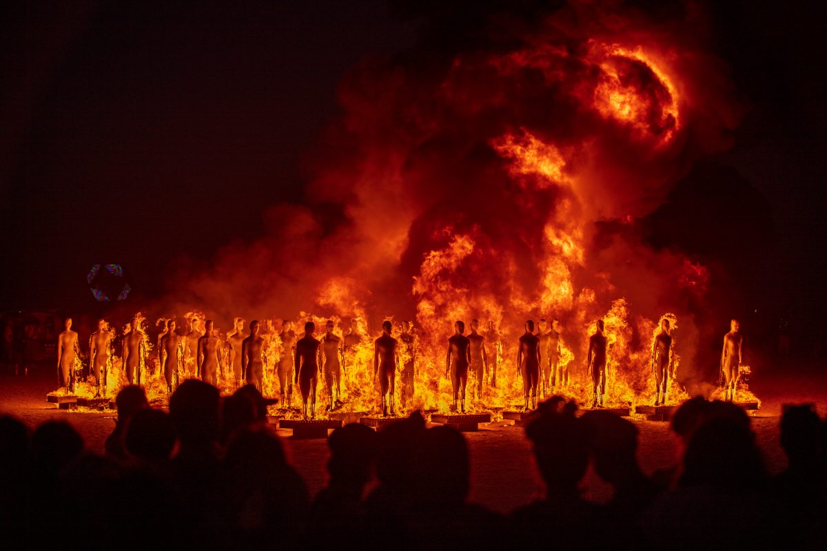 The Man's Army Burn by: Michael Ciulla & The Rave Knights (Alexandra Friedman, Nick Harris, John Jones) with support from Sin Cohen, Steven Platt, Lizzy Layne, Ryan Geist Bozajian & Ciulla Associates from: Los Angeles, CA year: 2019 The Man's Army is 100 androgynous life-sized human figur...