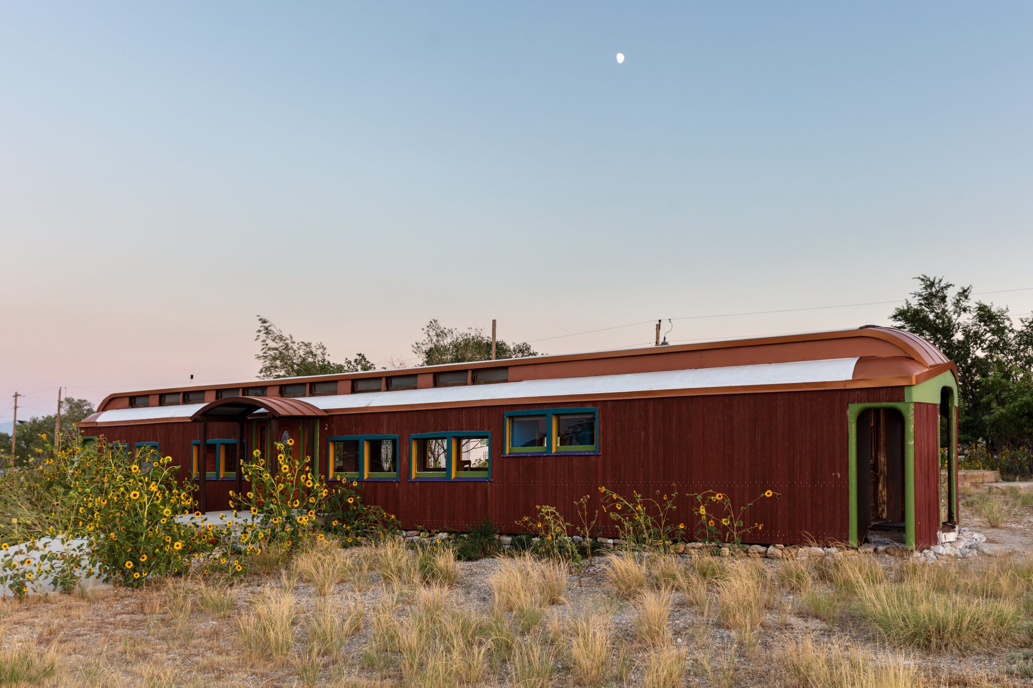 Homade Railroad Rv Home Made From a Railcar - Duncan Rawlinson - Duncan.co