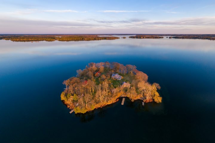 Island With Multiple Cottages at Dusk 02