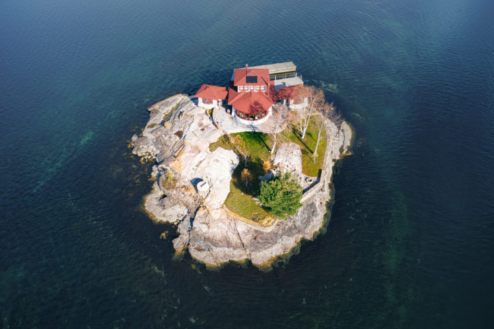 Exposed Island