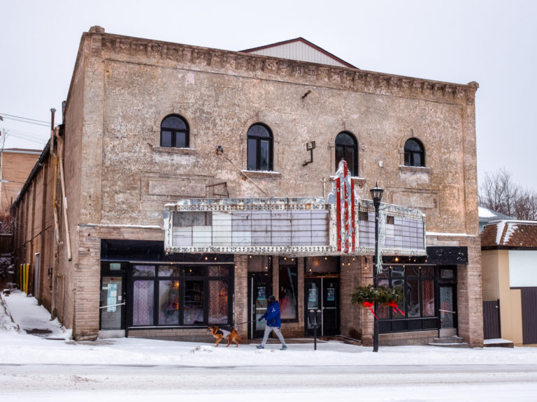 Decaying Theater
