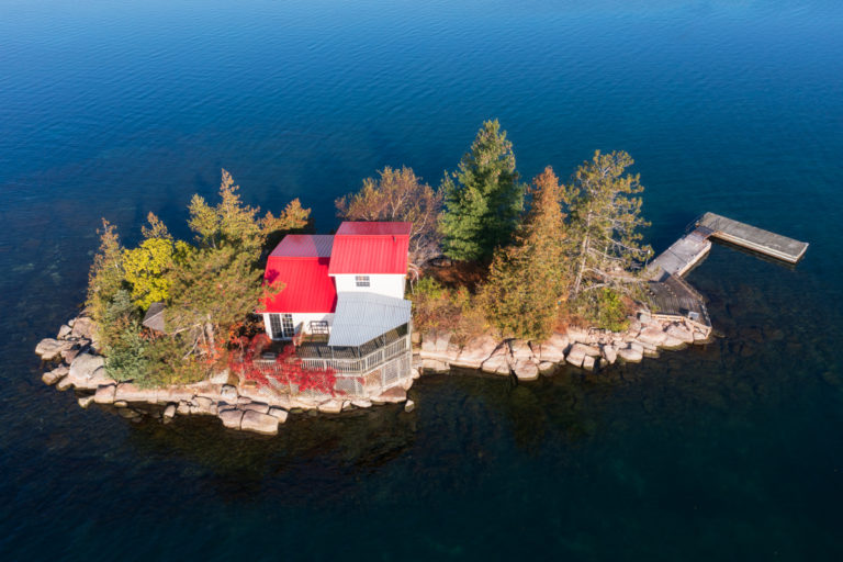 Red Roof Retreat: A Cozy Island Cottage
