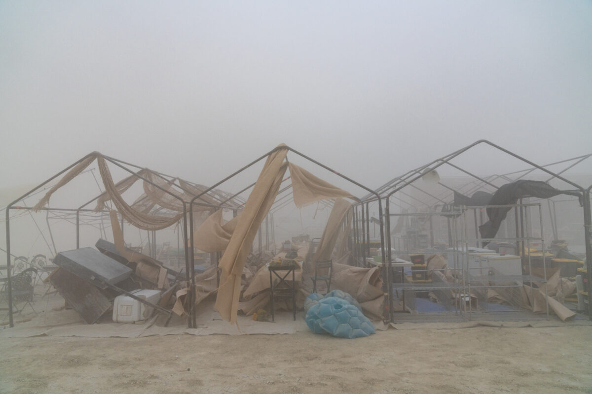 Dust Storm Chaos