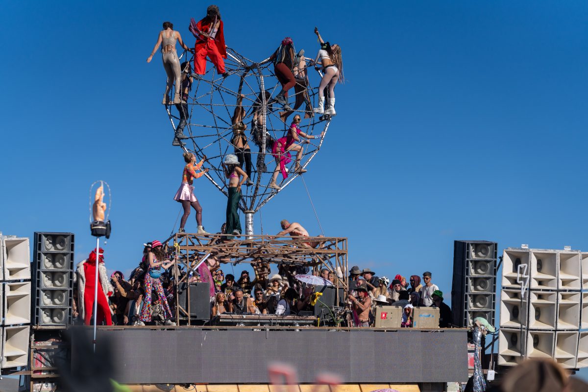 Lee Burridge Robot Heart Sunrise Set