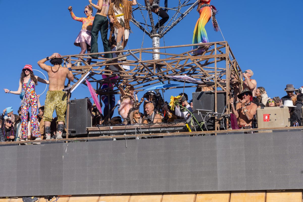 Lee Burridge Robot Heart Sunrise Set
