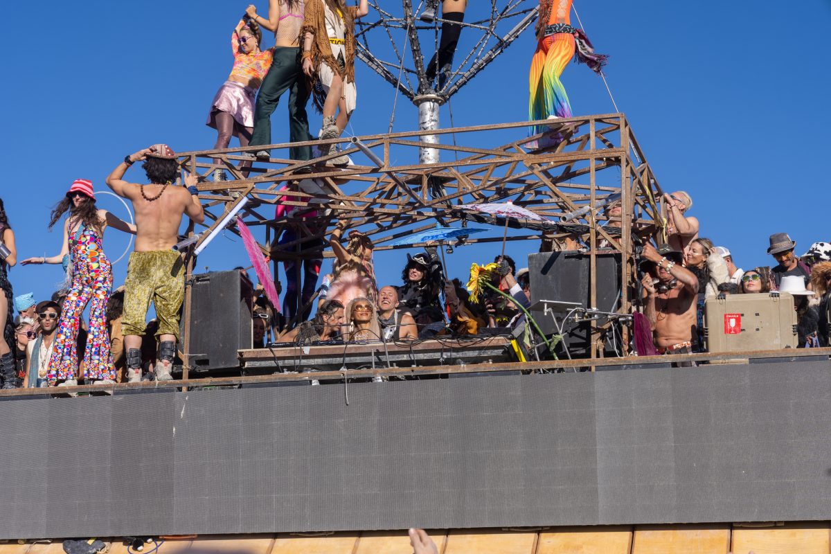 Lee Burridge Robot Heart Sunrise Set