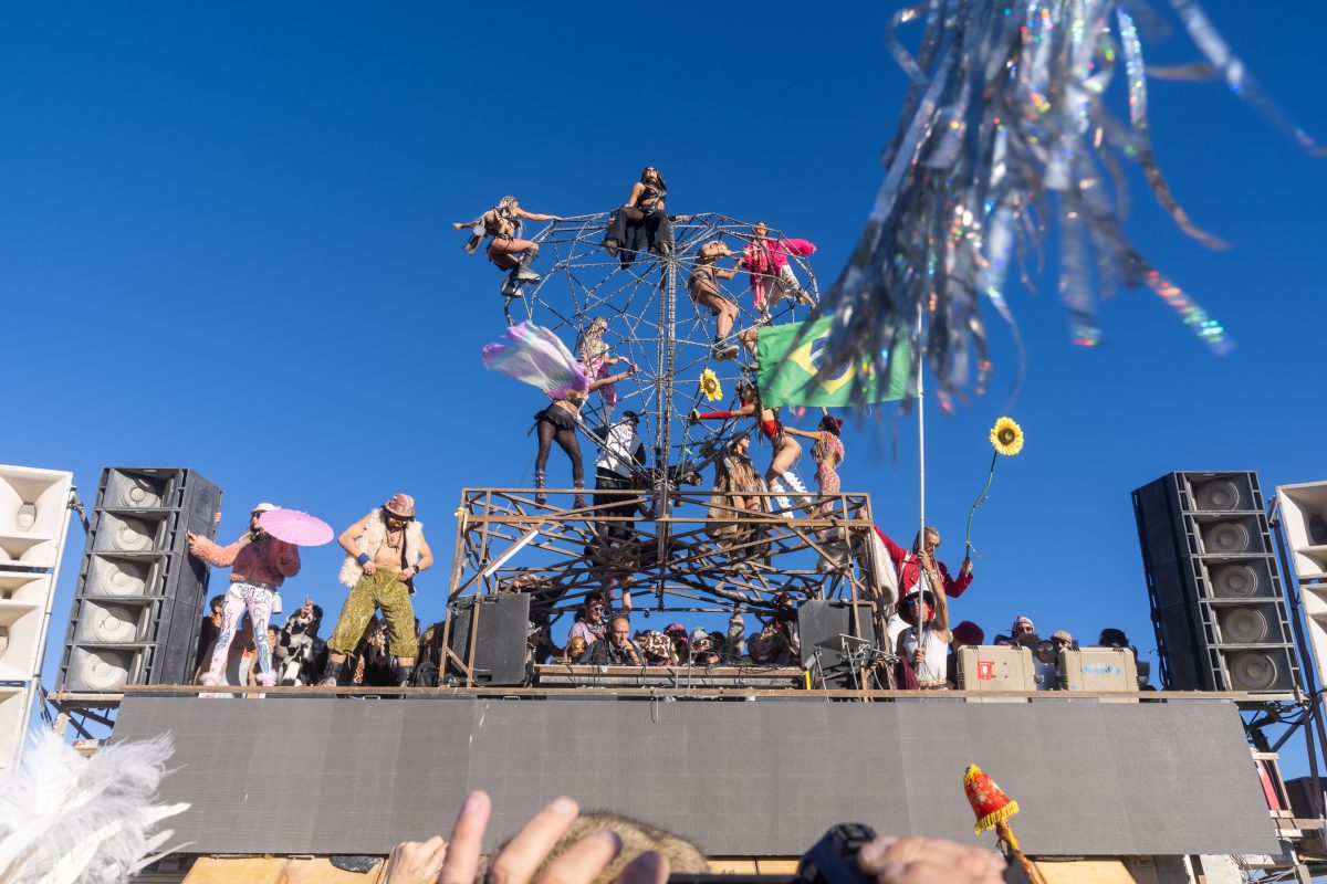 Lee Burridge Robot Heart Sunrise Set