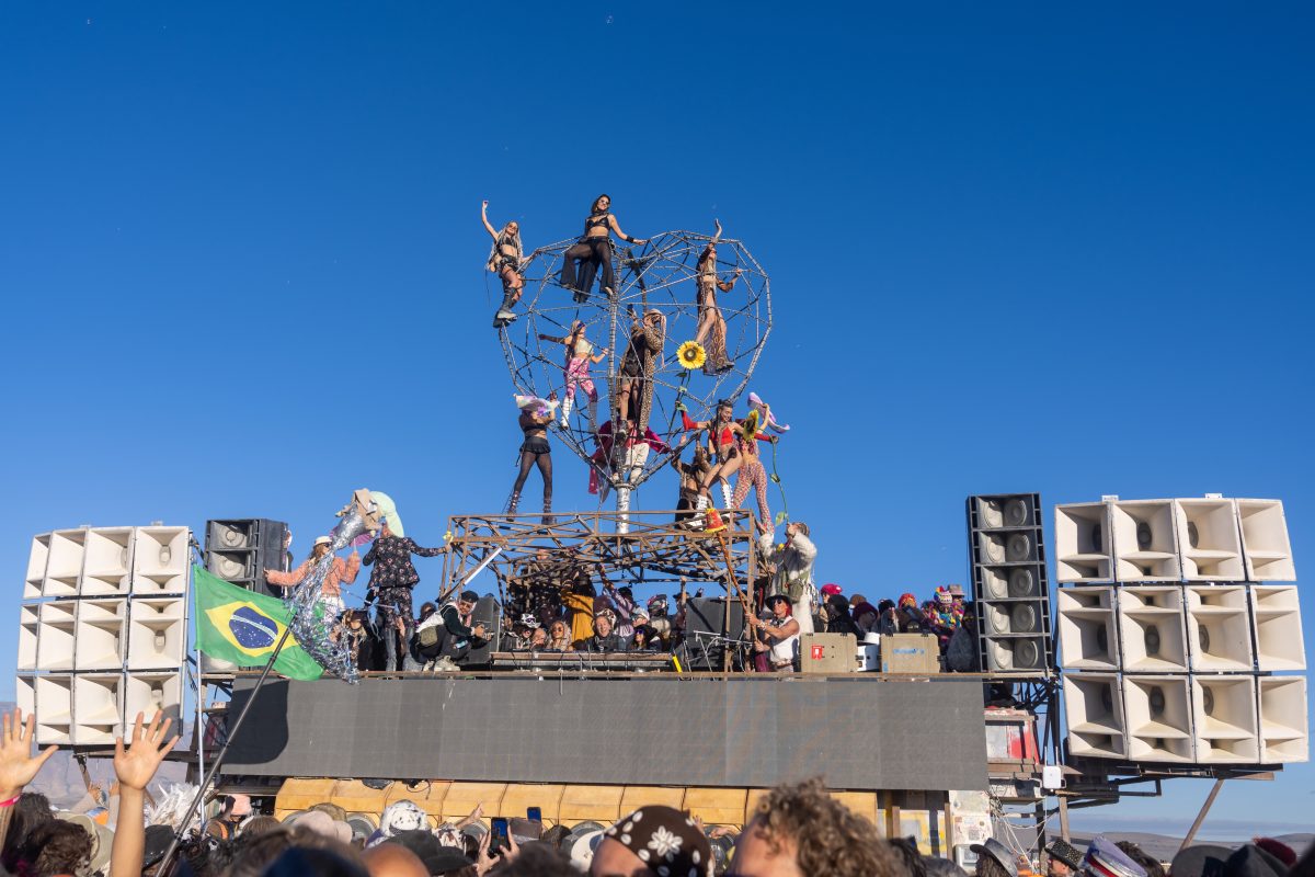 Lee Burridge Robot Heart Sunrise Set