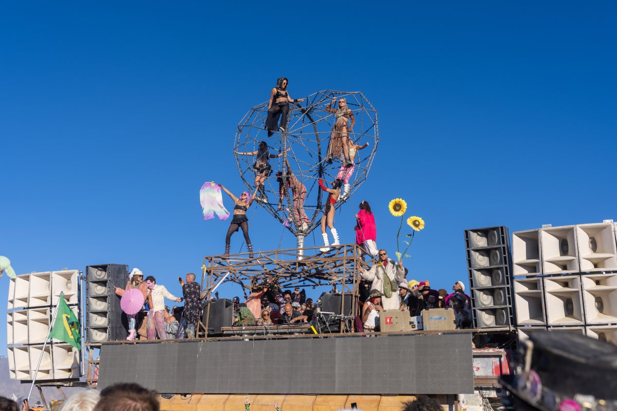 Lee Burridge Robot Heart Sunrise Set
