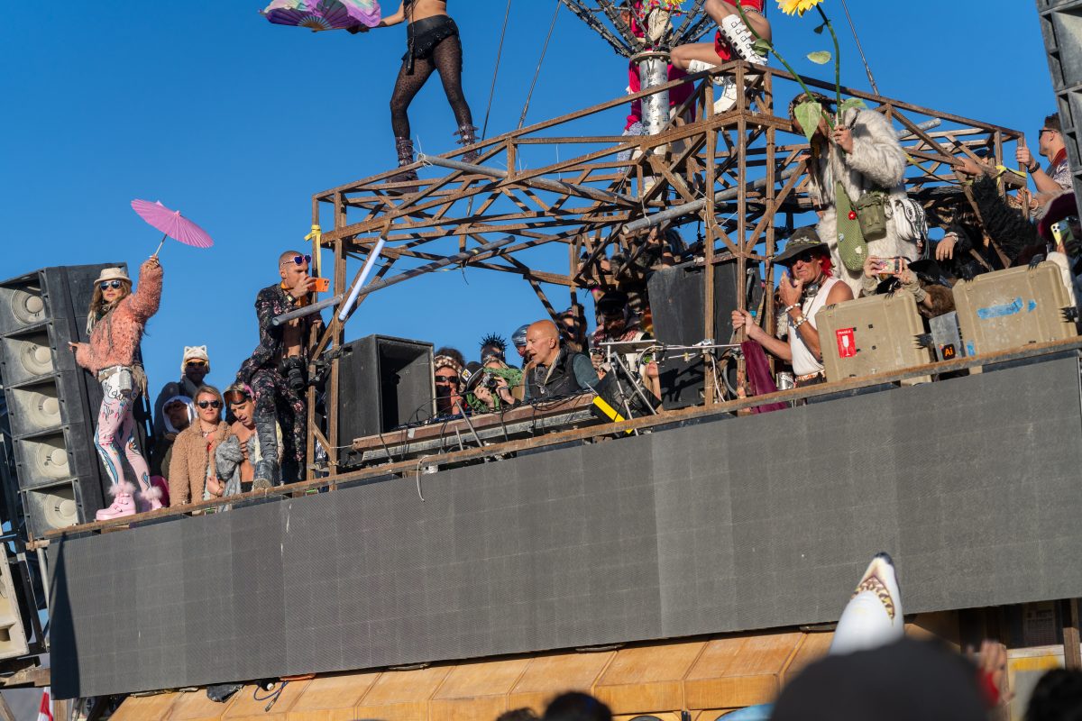 Lee Burridge Robot Heart Sunrise Set