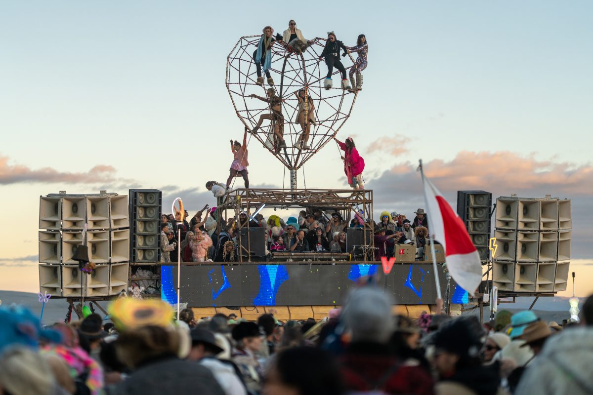 Lee Burridge Robot Heart Sunrise Set