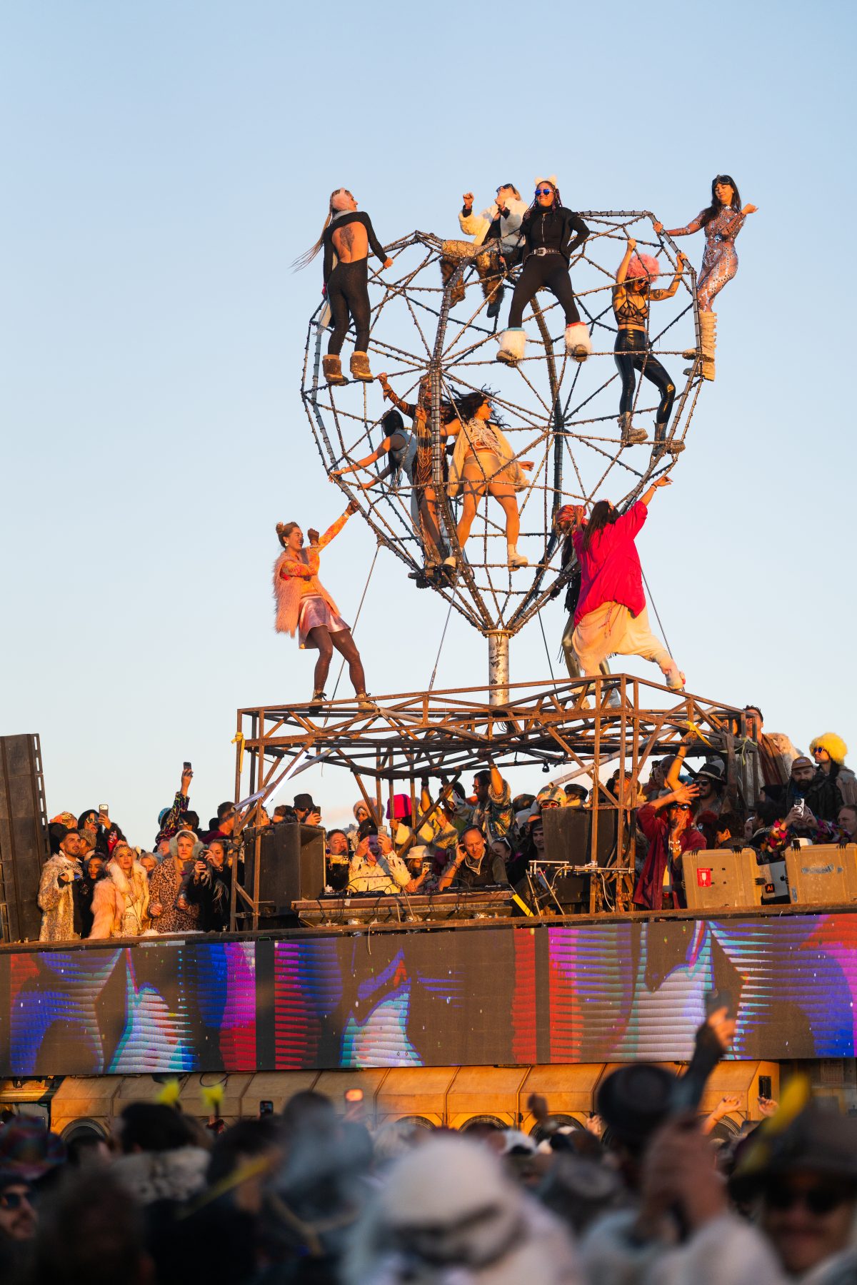 Lee Burridge Robot Heart Sunrise Set