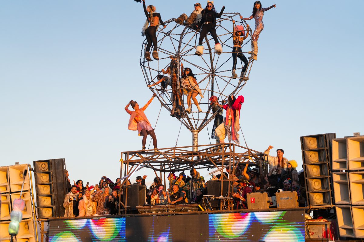Lee Burridge Robot Heart Sunrise Set