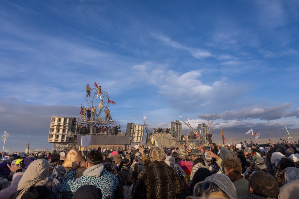 Sunrise Crowd at Robot Heart