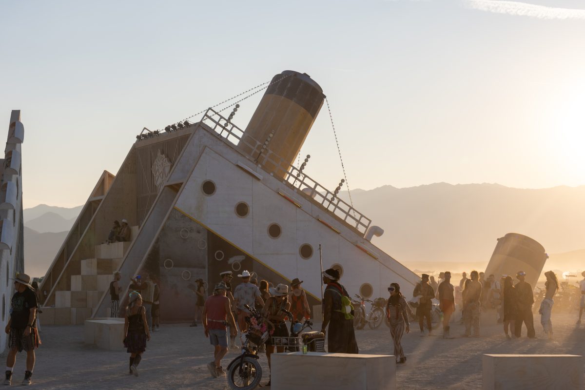 Sunset Crowd at TITANIC by Titanics End
