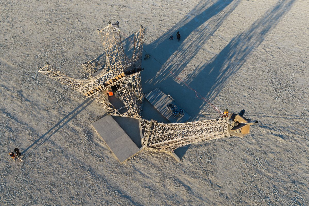 EIFFELA BROKEN DREAM (build week) by Philippe Maindron