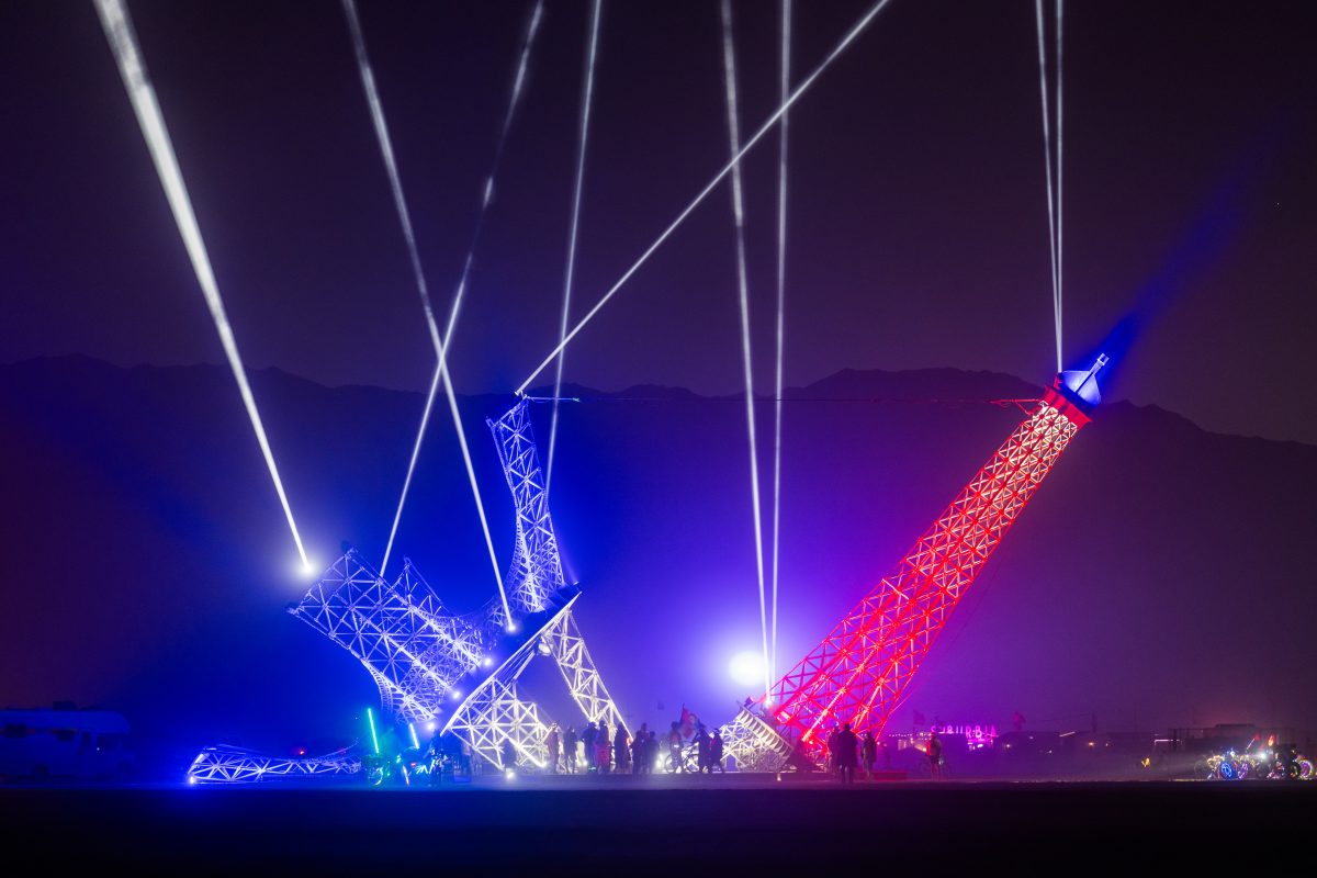 Eiffela Broken Dream (build week) by Philippe Maindron