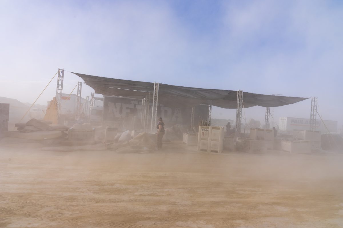 Build Crew Shade in the Dust